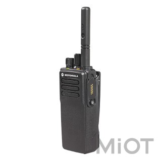 Цифрова портативна радіостанція з зарядним пристроєм - Motorola DP 4401E VHF (MDH56JDC9RA1AN)