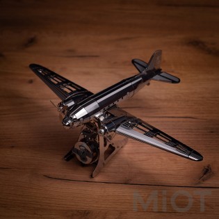 Самолет конструктор DC-3 Remarkable Douglas Metal-Time MT057