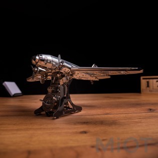 Самолет конструктор DC-3 Remarkable Douglas Metal-Time MT057