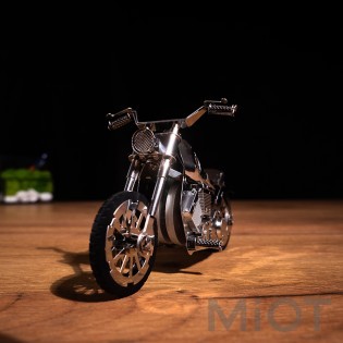 Мотоцикл механічний набір Harley Davidson Roadway Fantasy Metal-Time MT012