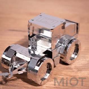 Трактор Слобожанец модель-конструктор Tractor Slobozhanets Metal-Time MT074