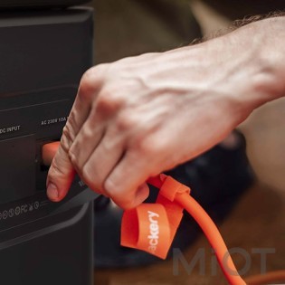 Портативна електростанцiя Jackery Explorer 2000 PRO