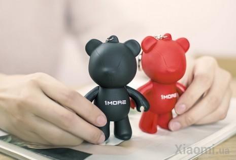 Брелок Xiaomi 1MORE Bear Earphone Stand Red