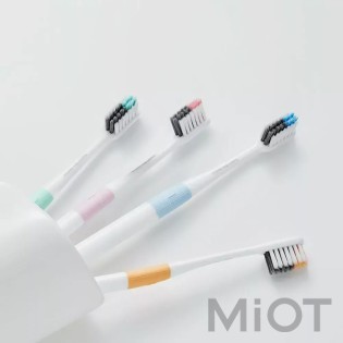 Комплект зубних щёток Xiaomi Dr.BEI Bass Toothbrush 4+1 (4 щётки +1 футляр) NUN4006RT