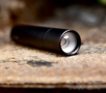 Ліхтарик Xiaomi BEEBEST Zoom Flashlight Black 1000 Lumens FZ101