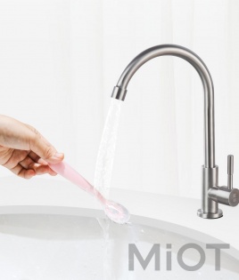 Детские силиконовые ложки Xiaomi Kola Mama Baby Silicone Spoons Pink + Green 2 pcs set