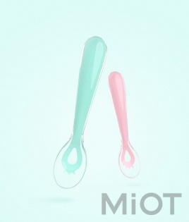 Детские силиконовые ложки Xiaomi Kola Mama Baby Silicone Spoons Pink + Green 2 pcs set