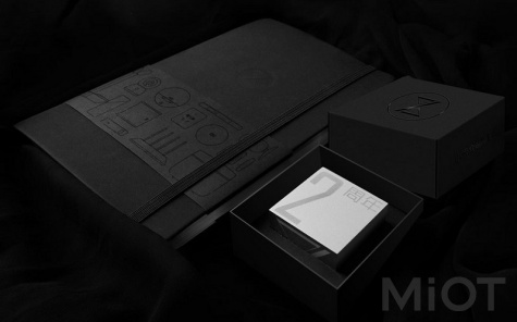 Сувенір Xiaomi Mi Commemorative cube limited edition
