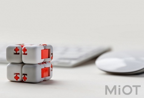 Іграшка кубик антистрес Xiaomi Mi Antistress Fingertips blocks (ZJM01IQI)