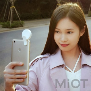 Спалах для смартфонів Xiaomi Mi Selfie Light Clip White YMBGD001
