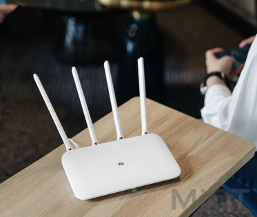 Роутер Xiaomi Mi WiFi Router 4
