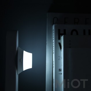 Бездротовий зарядний пристрій Xiaomi Yeelight Wireless Charging Night Light White (YLYD04YI)