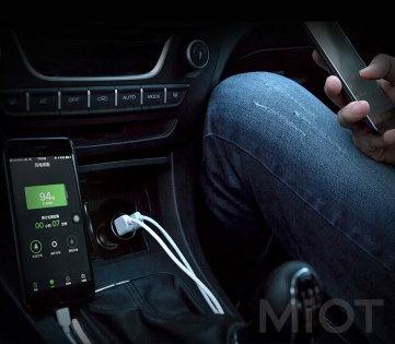 Автомобільний зарядний пристрій Xiaomi ZMi Car Charger with Display Silver AP621