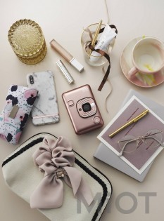 Фотокамера миттєвого друку Fujifilm Instax Mini LiPlay