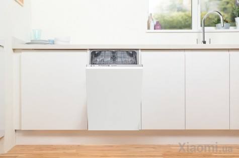Посудомоечная машина Indesit DSIE2B10