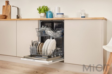 Посудомийна машина Indesit DSIE2B10