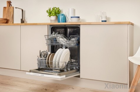 Посудомоечная машина Indesit DSIE2B10