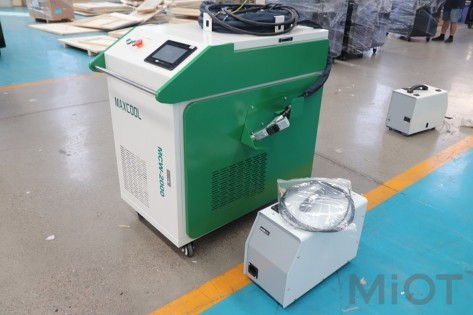Унiверсальний волоконний лазерний верстат MaxCool 3-в-1 для очищення, зварювання та рiзання 2000Вт
