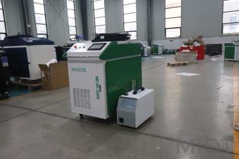 Унiверсальний волоконний лазерний верстат MaxCool 3-в-1 для очищення, зварювання та рiзання 2000Вт