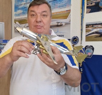 Модель зібрана МРІЯ АН-225 Ексклюзивна версія Ukrainian Dream Metal-Time MT001EE/READY