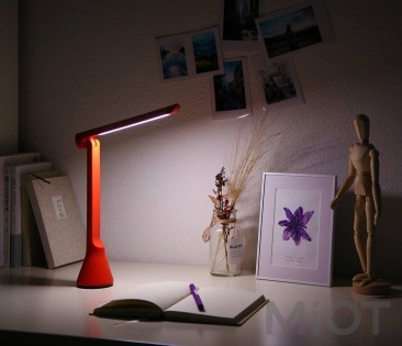 Настільна лампа Xiaomi Yeelight USB Folding Charging Table Lamp 1800mAh 3700K Red (YLTD11YL)