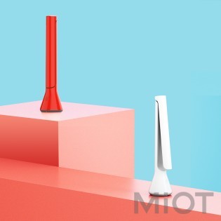 Настольная лампа Xiaomi Yeelight USB Folding Charging Table Lamp 1800mAh 3700K Red (YLTD11YL)