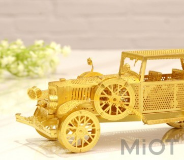 Колекційна модель PIECECOOL CLASSIC CAR, GOLD VERSION P042-G