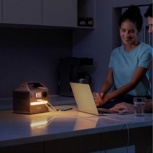 Портативна зарядна станцiя Anker 521 PowerHouse 256 Вт/год 200Вт (Черный)