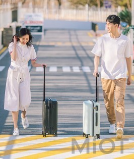 Валіза Xiaomi Runmi 90 Ninetygo Polka dots Luggage Youth Edition 20" Black (6934177708688)
