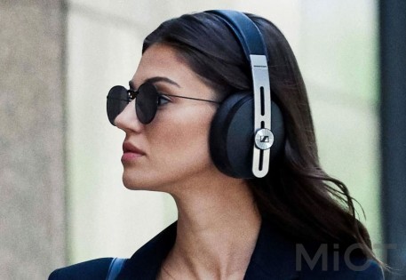Бездротові навушники Sennheiser Momentum 3
