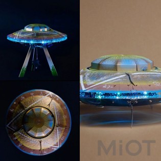 Модель НЛО с подсветкой и механизмом Stellar Raiders Metal-Time MT051