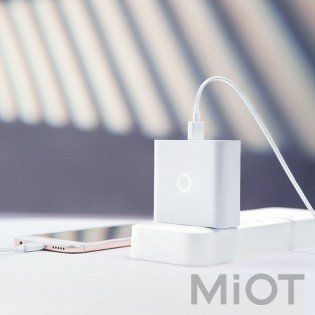 Мережевий зарядний пристрій ZMi Fast Charger 65W (3-ports 2A + 1C) White HA832