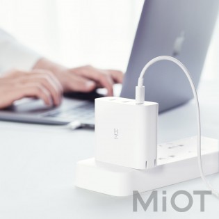 Мережевий зарядний пристрій ZMi Fast Charger 65W (3-ports 2A + 1C) White HA832
