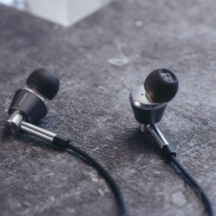 Навушники Xiaomi 1MORE Triple Driver In-Ear Headphones E1001