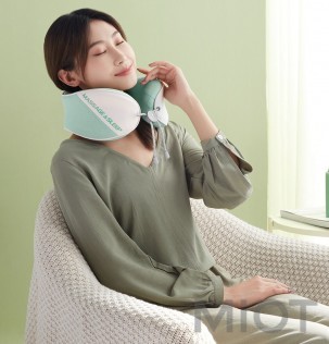 Подушка підголовник з масажером LF Massage sleep neck pillow Green LR-S100