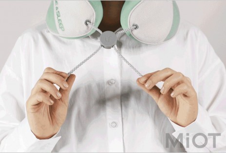 Подушка підголовник з масажером LF Massage sleep neck pillow Green LR-S100