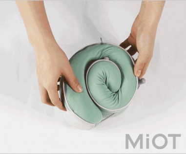 Подушка підголовник з масажером LF Massage sleep neck pillow Green LR-S100
