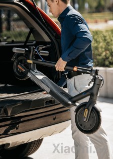 Електричний самокат Xiaomi Mi Electric Scooter 3 Black