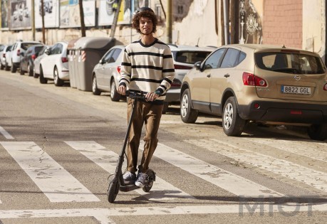 Електросамокат Xiaomi Mi Scooter Essential (Black)