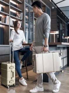 Чемодан Xiaomi Runmi 90 Ninetygo Smart Metal Suitcase 20" Gold (6970055344005)