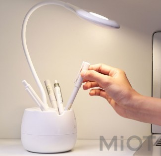 Настільна лампа з тримачем для ручок Xiaomi Deli 4326