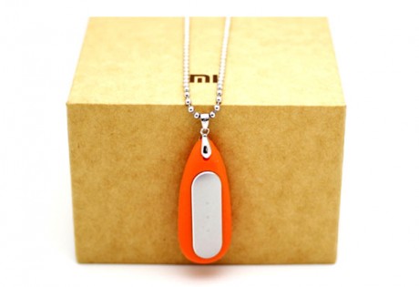 Кулон силиконовый для Xiaomi Mi Band Green + ожерелье stainless